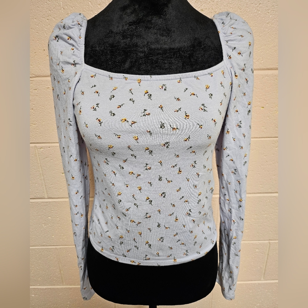 Wild Fable Light Blue Floral Long Sleeve Top